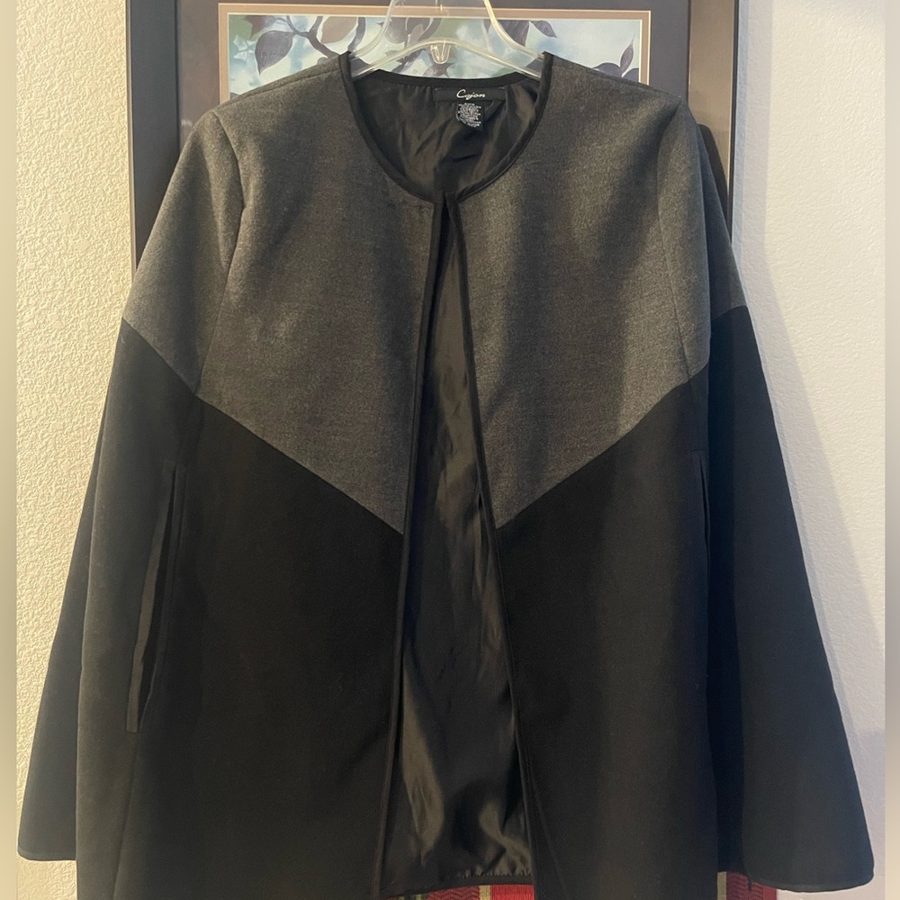 Two Tone Cape (One Size Fits Most)